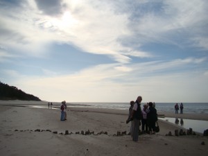 Plaża w Dębkach i rzeka Piaśnica